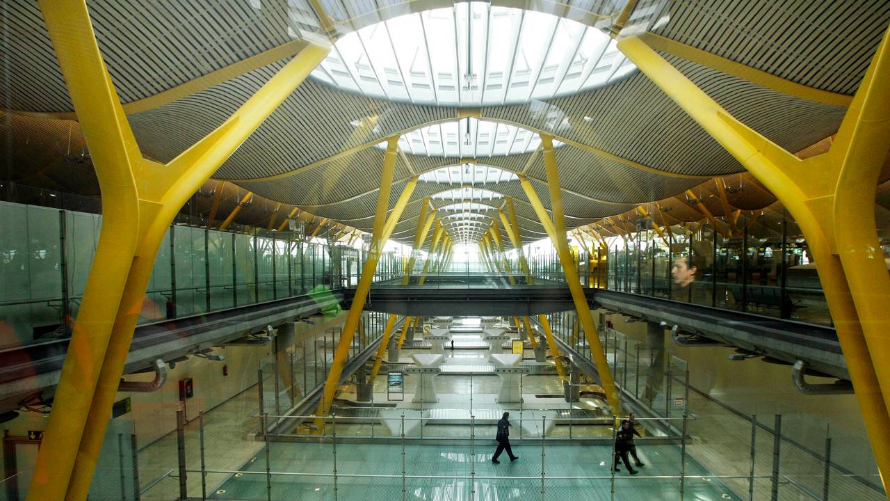 Den nye terminalen til Barajas-flyplassen i Madrid stod ferdig i 2006 og var tegnet av Richard Rogers.