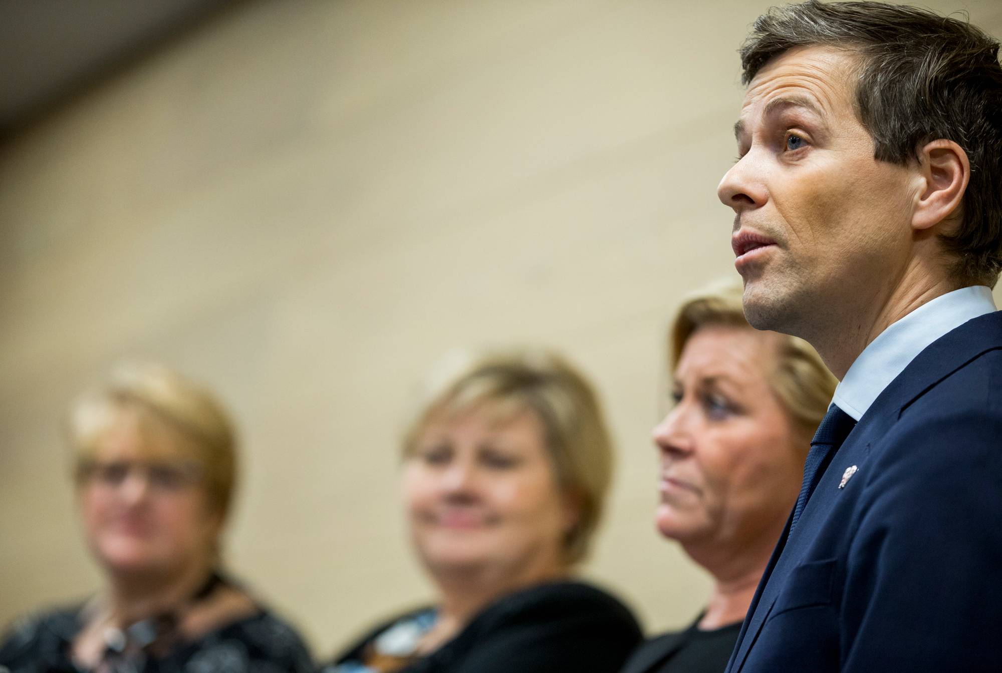 Partiledere Hareide i sentrum