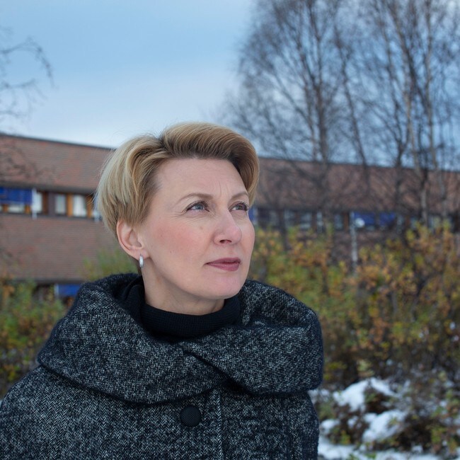 Elena Merzliakova har bodd i Norge i 22 år. Hun trodde fordommer mot russere var et tilbakelagt stadie.