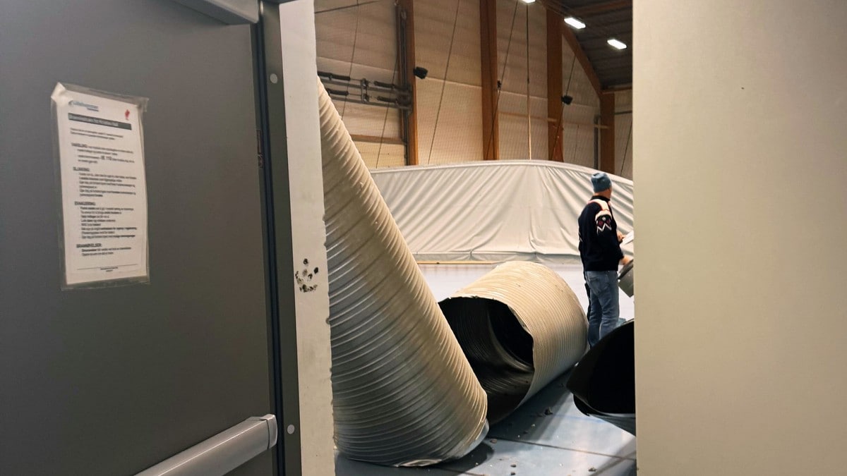 20 meter langt ventilasjonsrør falt ned under trening