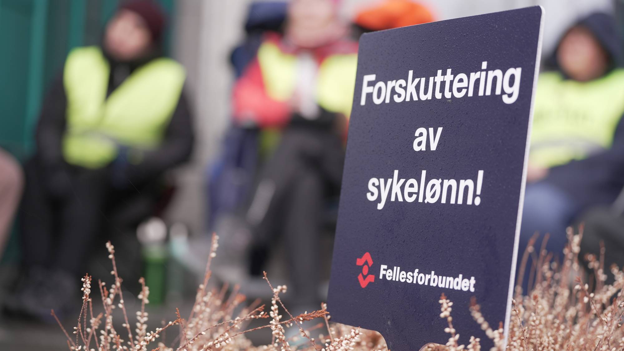 Streikende utenfor Solsiden i Trondheim - Fellesforbundet