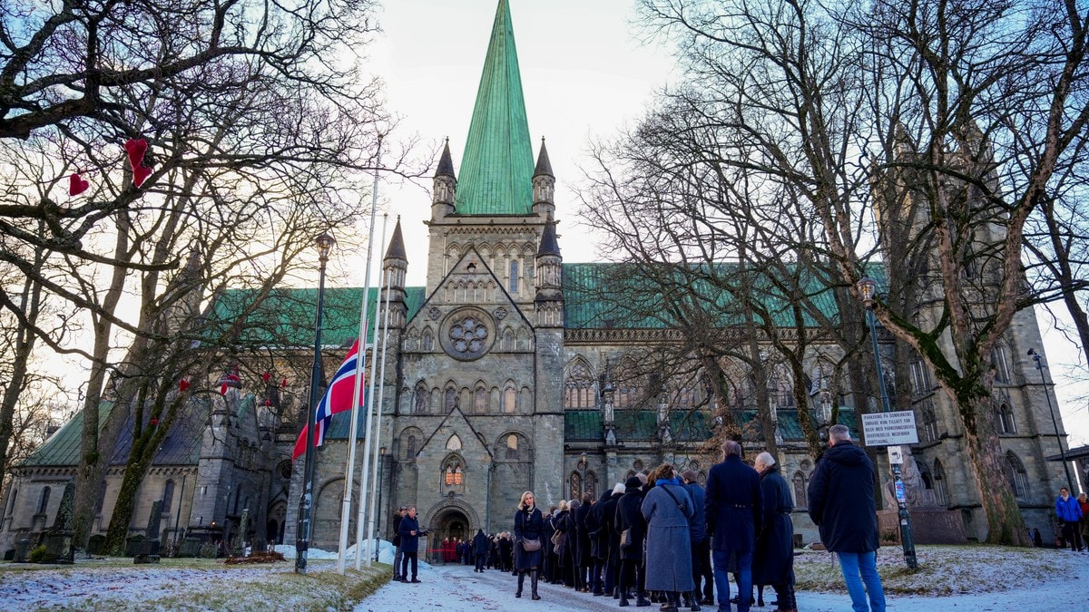 Håkon Bleken bisatt i Nidarosdomen: Hedret som kompromissløs kunstner