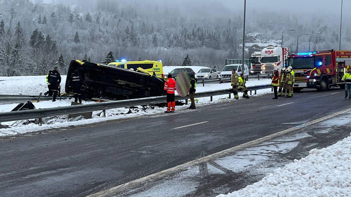 Ambulance driver charged after E18 accident – NRK Vestfold and Telemark – Local news, TV and radio