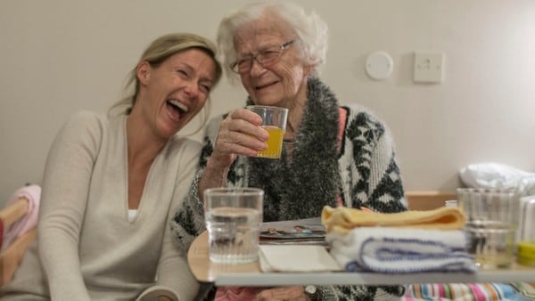 Helene Sjekker Inn Sykehjem