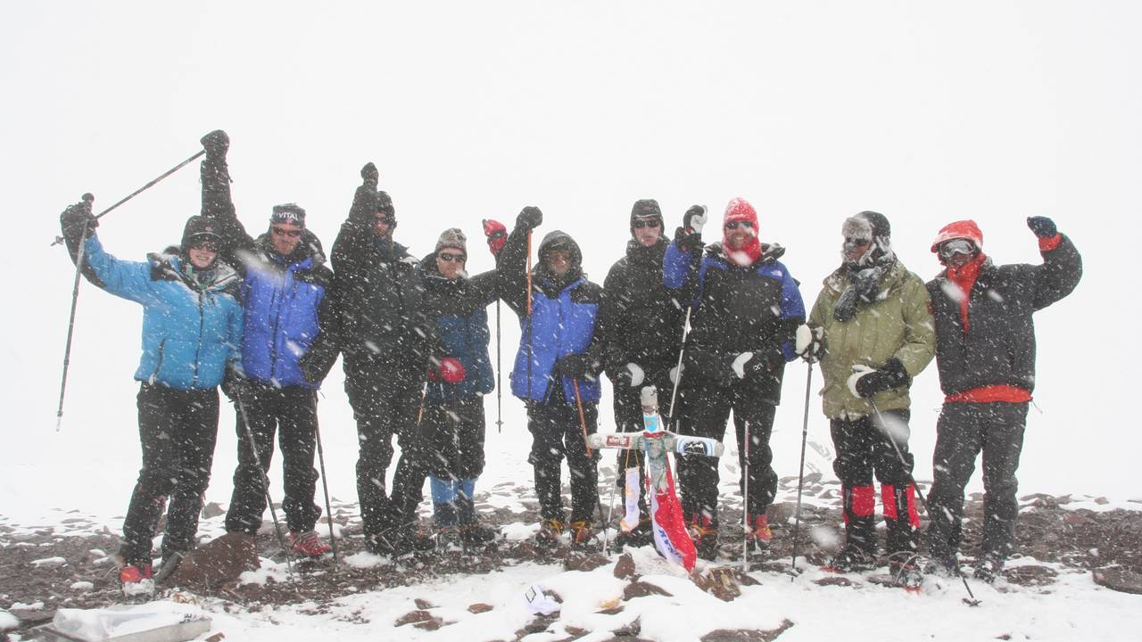 Store gruppe på Aconcagua, det høgaste fjellet i Argentina.
