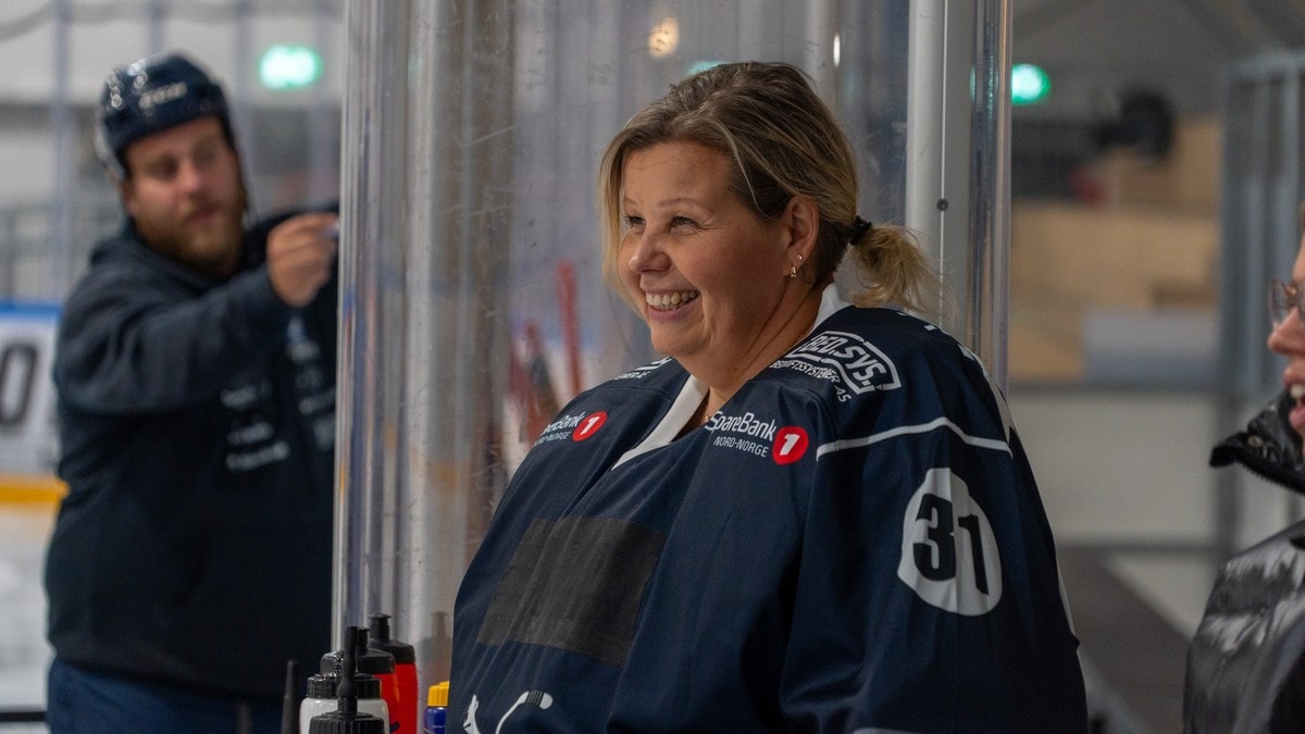 «Mamma Gro (51)» leder Tromsø til Eliteserien: – Hockey er min yoga