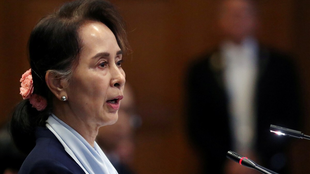 Suu Kyi forsvarte militæret