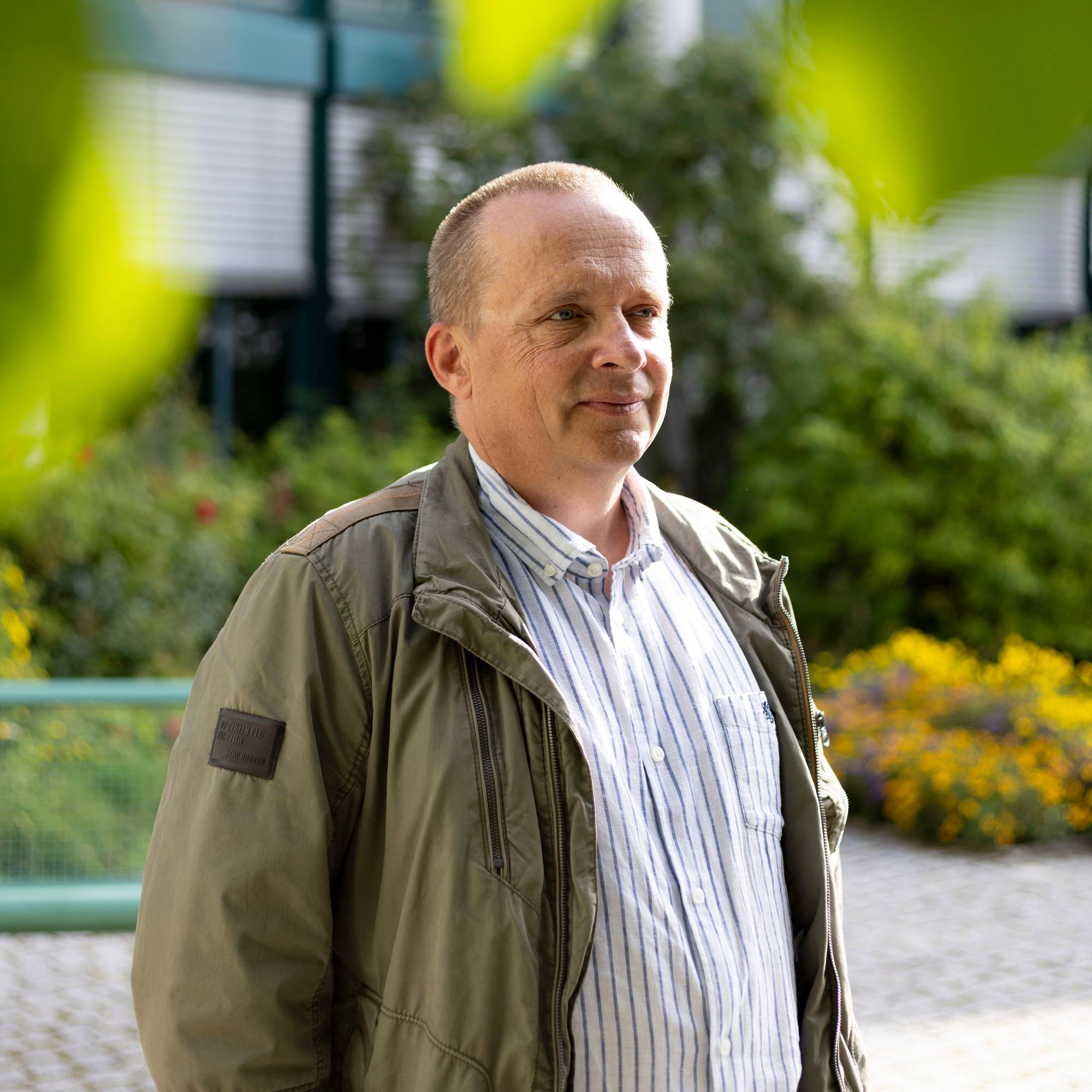 Palle Ydstebø, hovedlærer i seksjon for landmakt ved Krigsskolen.Tor Bukkvoll, sjefforsker ved forsvarets forskningsinstituttsnakker om krigen i Ukraina.