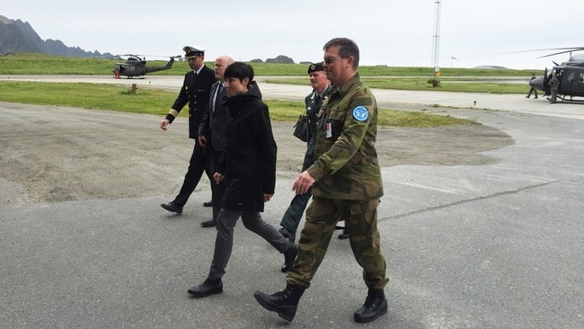 Forsvarsministeren ankommer Andøya 