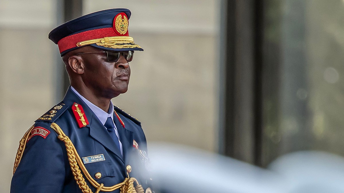 Kenyas forsvarssjef omkom i helikopterulykke
