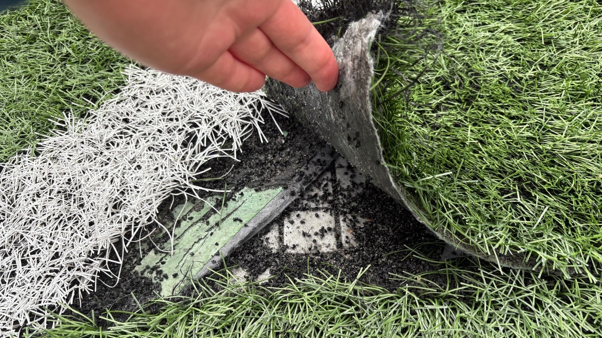 Fotballkamp måtte flyttes i pausen