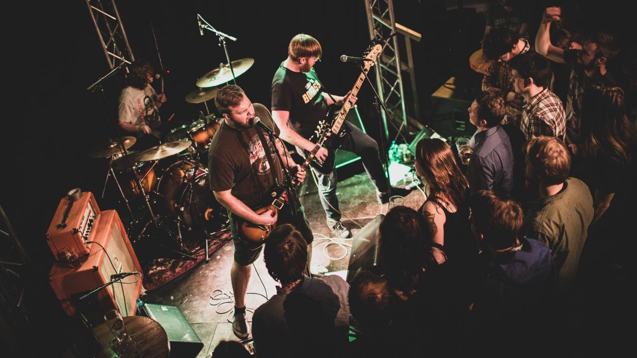 Releasekonsert for EPn War on Everything på Sukkerhuset i Trondheim, høsten 2015.