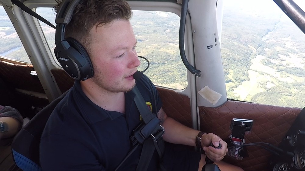 Frivillige piloter jakter skogbranner fra luften