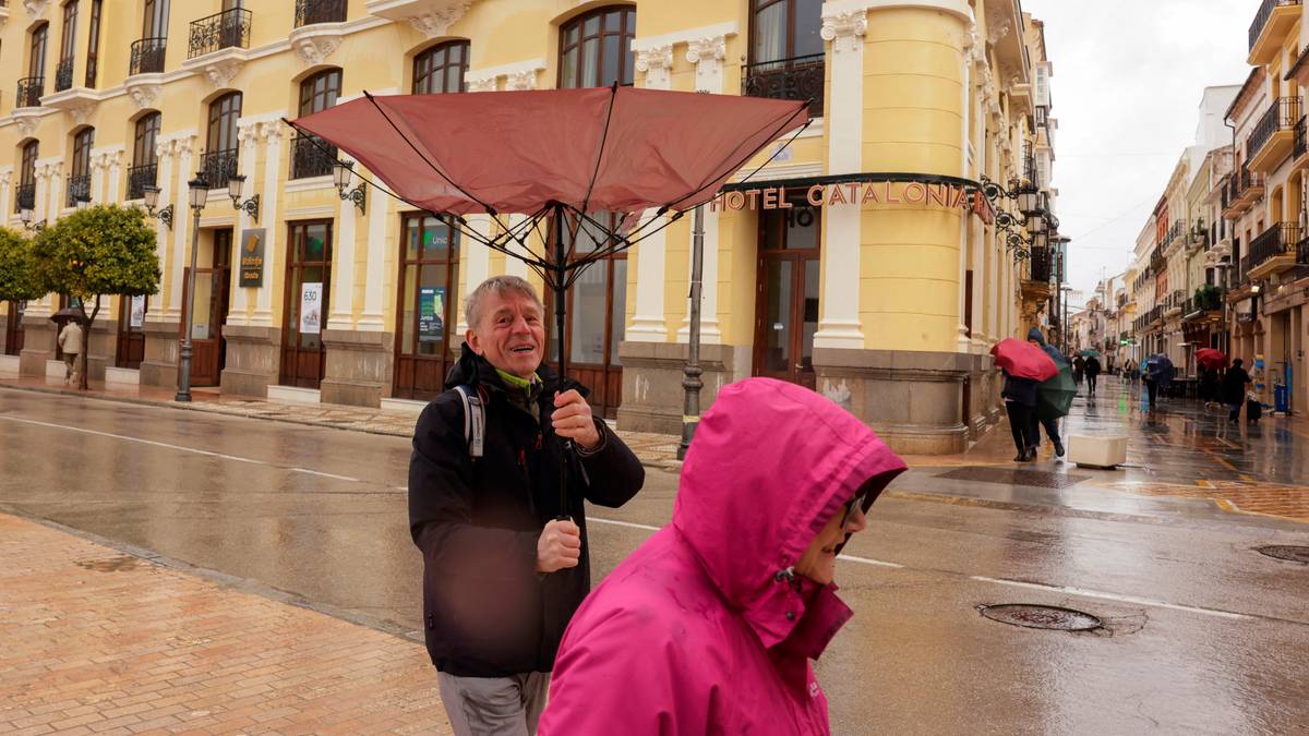 Storm og øsregn har preget Solkysten – tre års tørke er historie