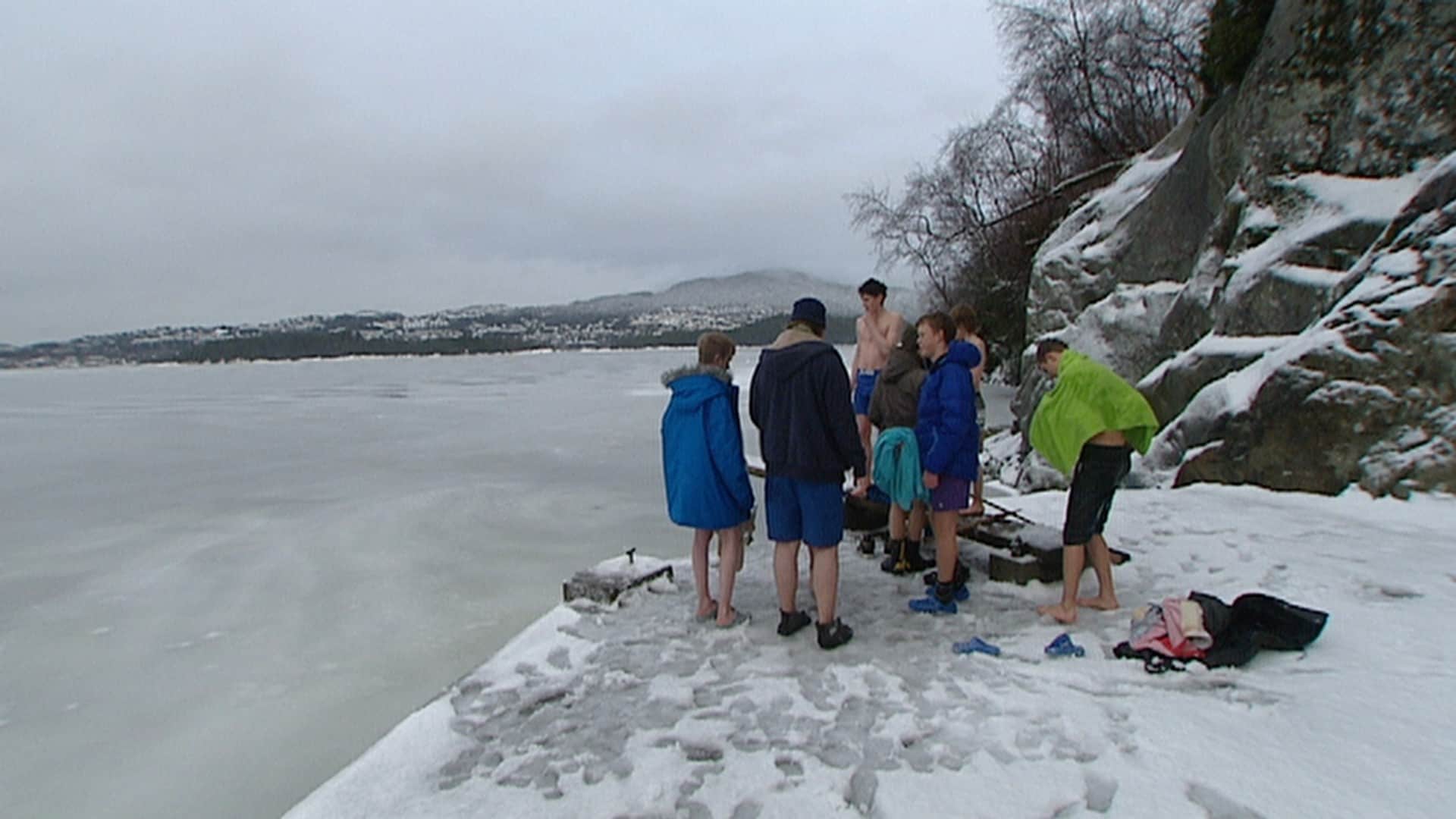 Isbading i Nordåsvatnet – NRK