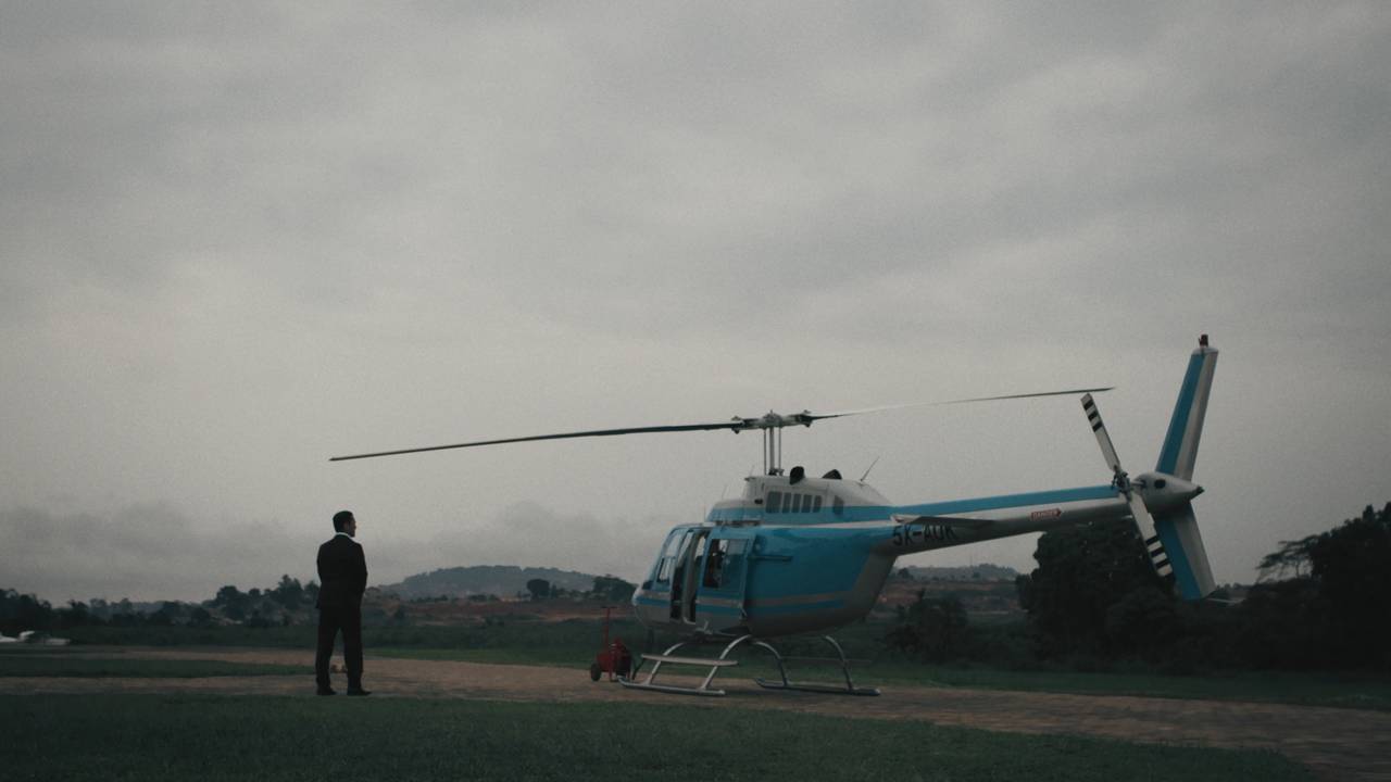 Mr. James foran et helikopter