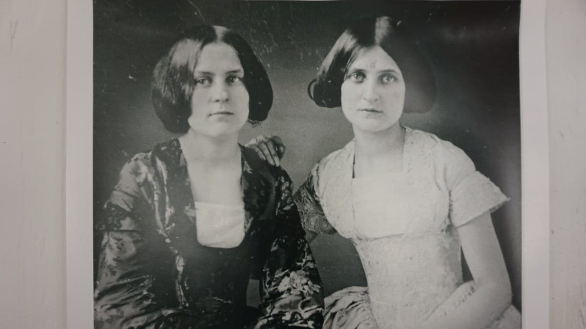 Disse søstrene ga oss spiritismen