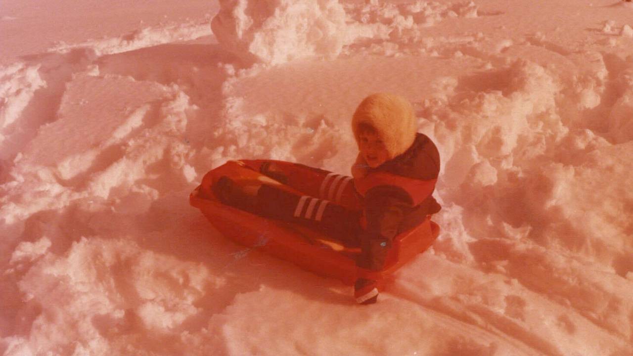 Eva Helen Angvik-Kristiansen sitter i akebrett