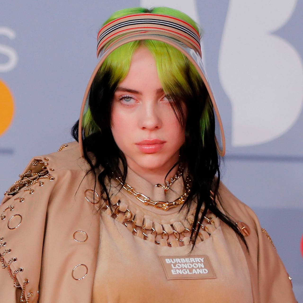 Billie Eilish på den røde løperen før the BRIT Awards 2020 i London