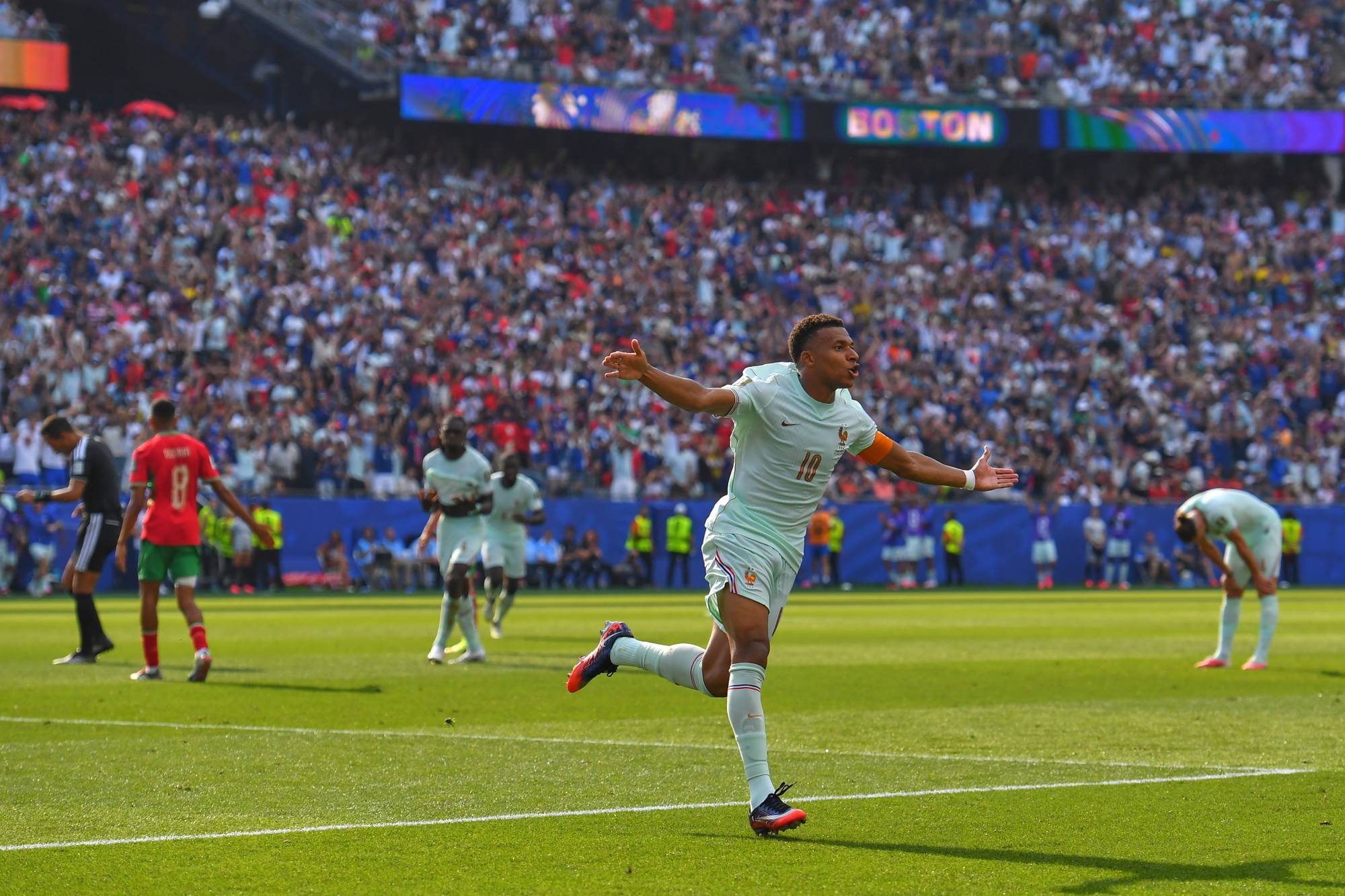 Mbappe jubler for scoring.