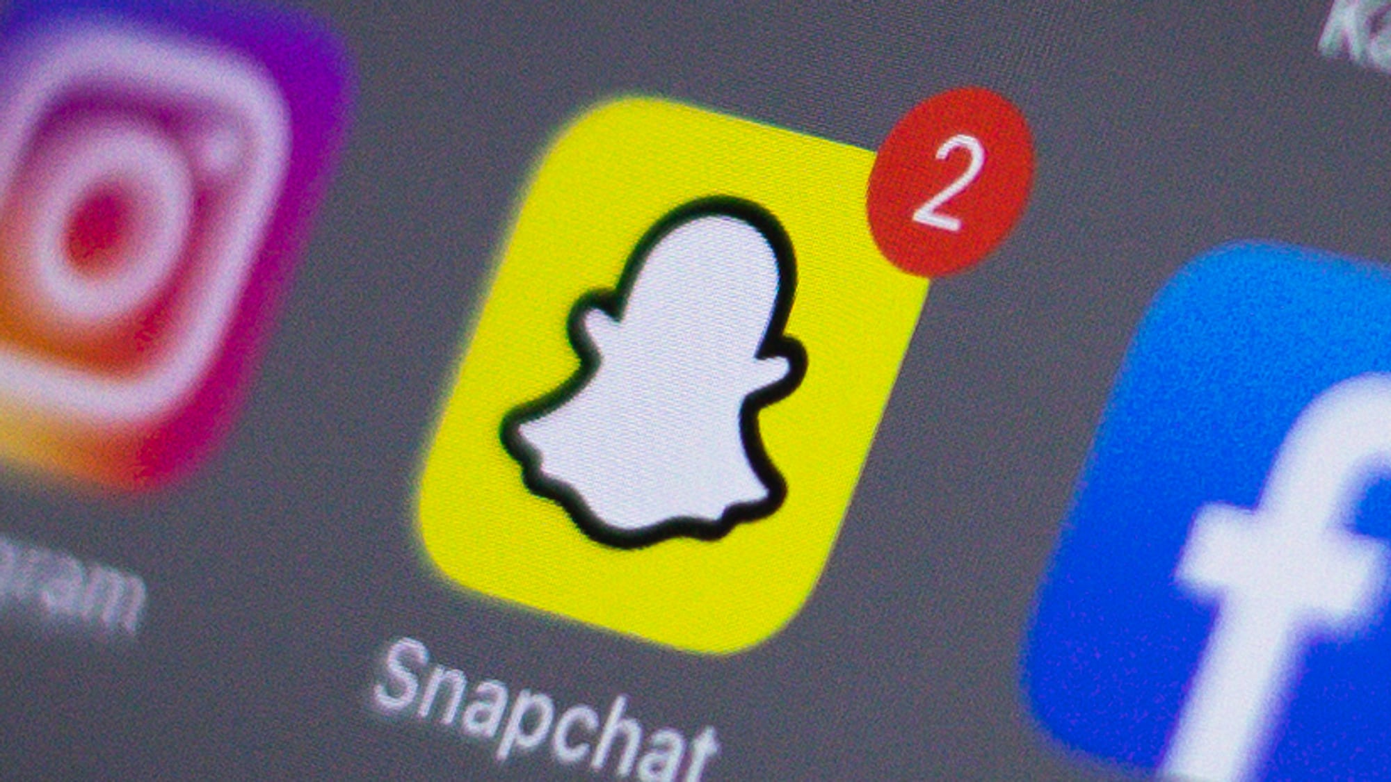 snapchat, facebook 