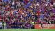 Albert Gea / REUTERS,NTB En gruppe fotballspillere feirer sammen på en bane. Publikum ser på fra tribunen, mange med flagg. Det er en banner med "amazon" i bakgrunnen. (Bildebeskrivelsen er laget av en KI-tjeneste)