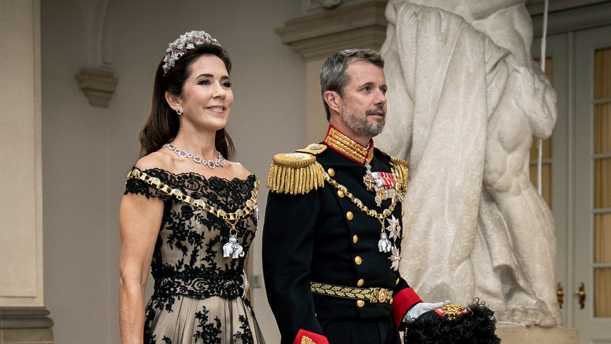 En froskemann på tronen