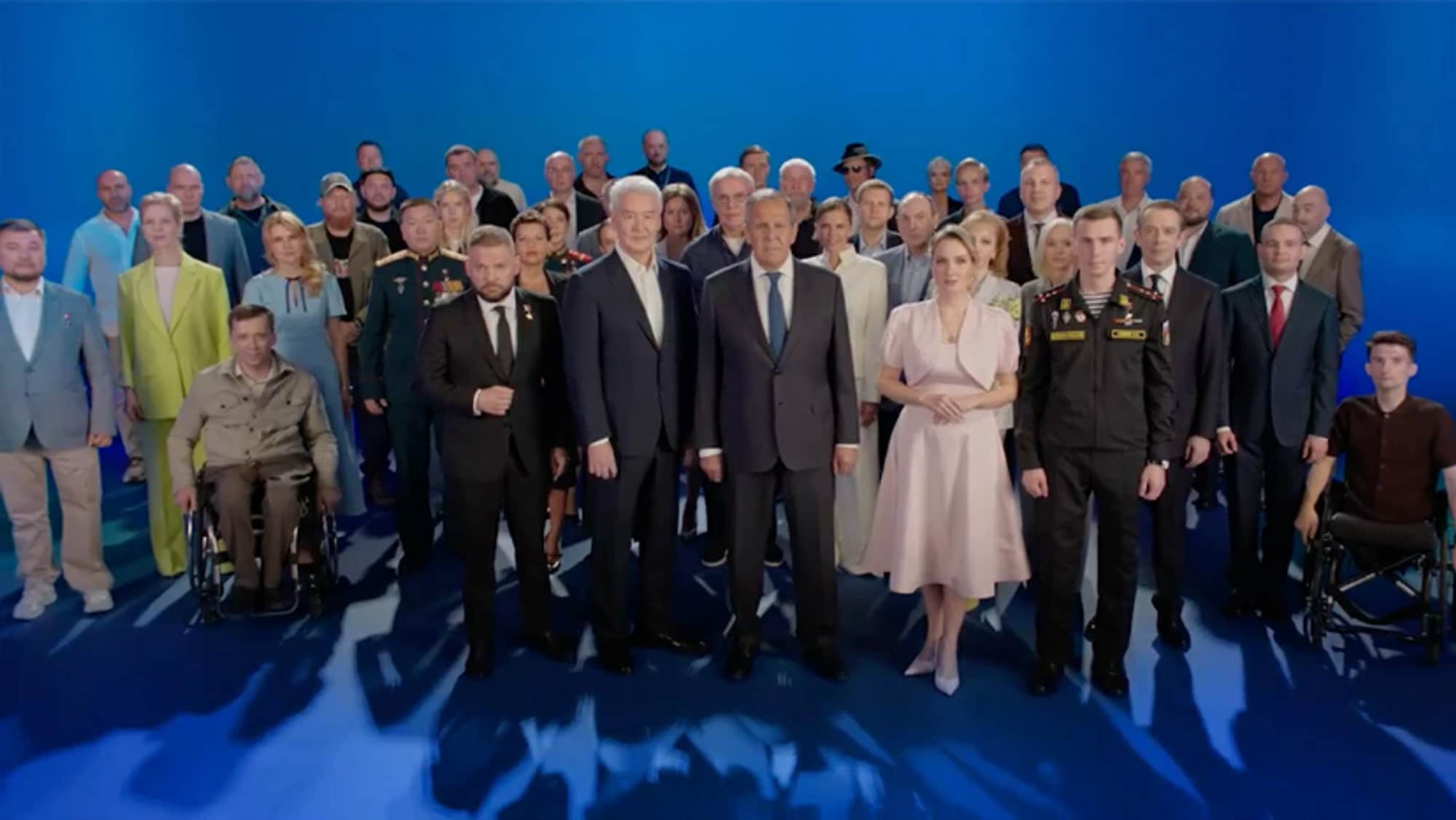 En rekke maktpersoner i Russland stiller opp i en kampenje for Forent Russland