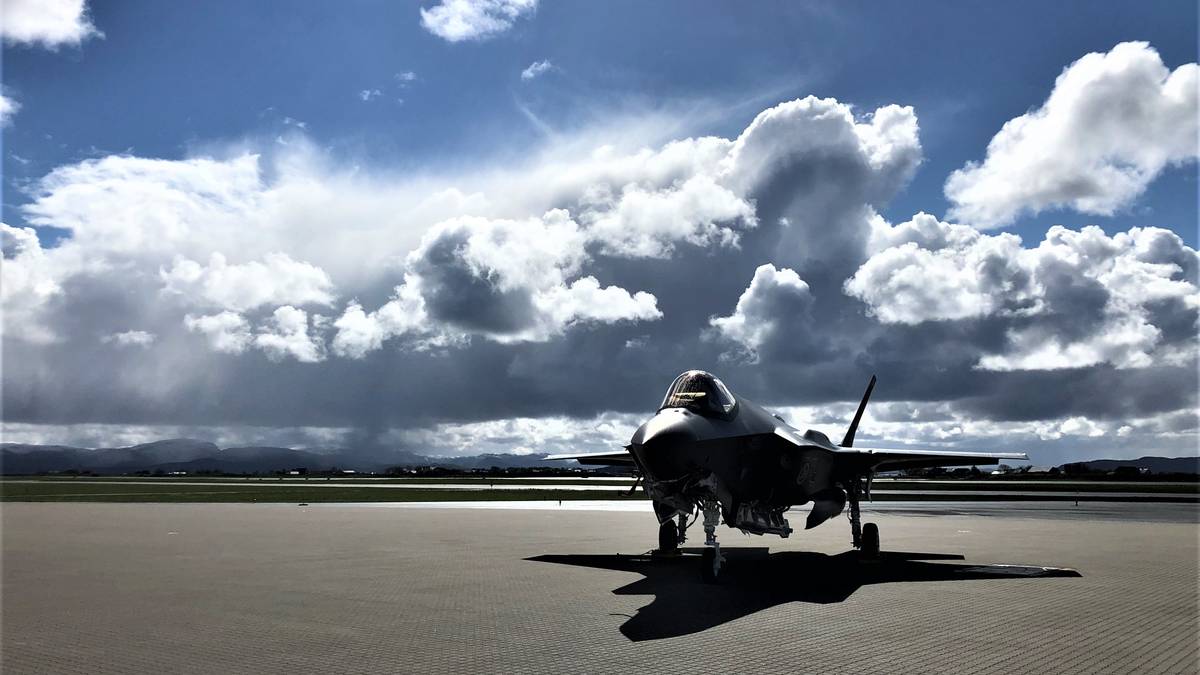 The National Audit Office reports on the introduction of the F-35 fighter jet – NRK Trøndelag – on local news, TV and radio.