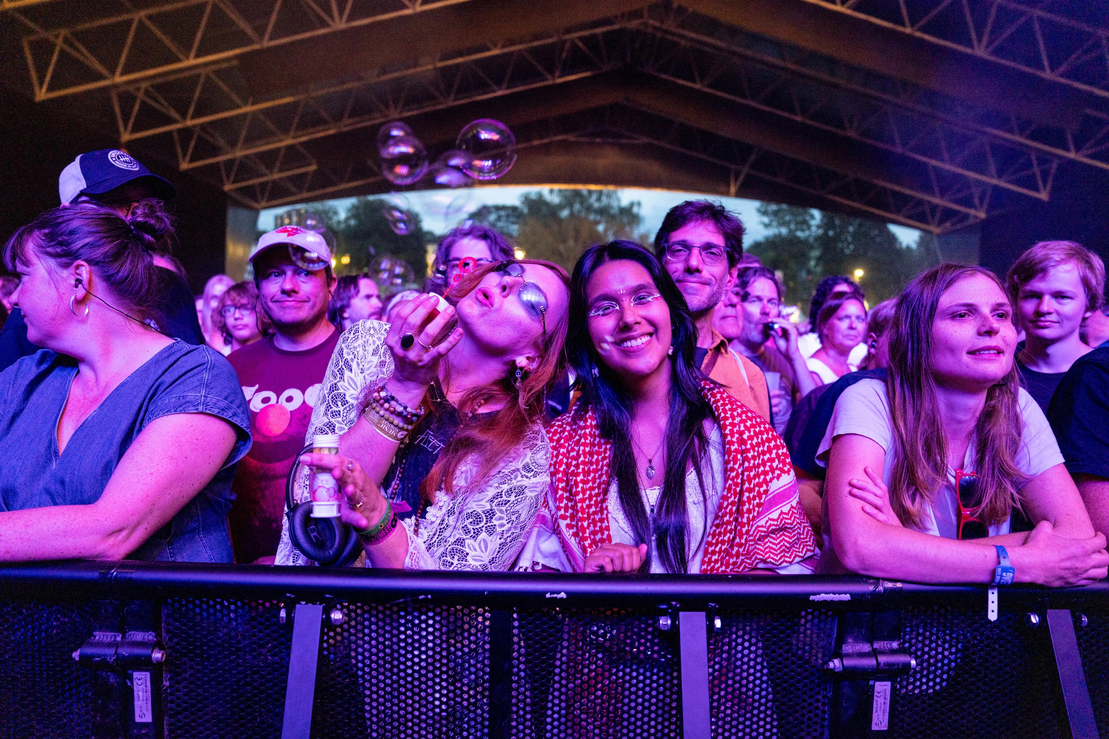 Publikum på Tomora-konsert på Øyafestivalen