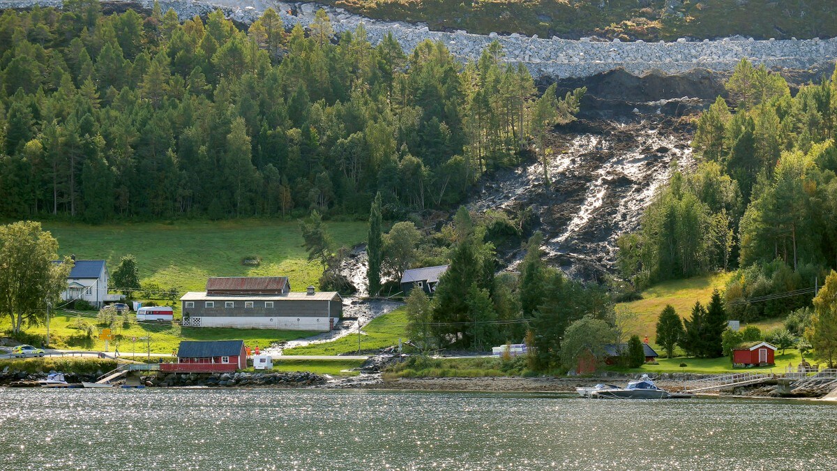Geolog om Valsøyfjord-skredet: – Menneskene i huset skulle ikke vært der