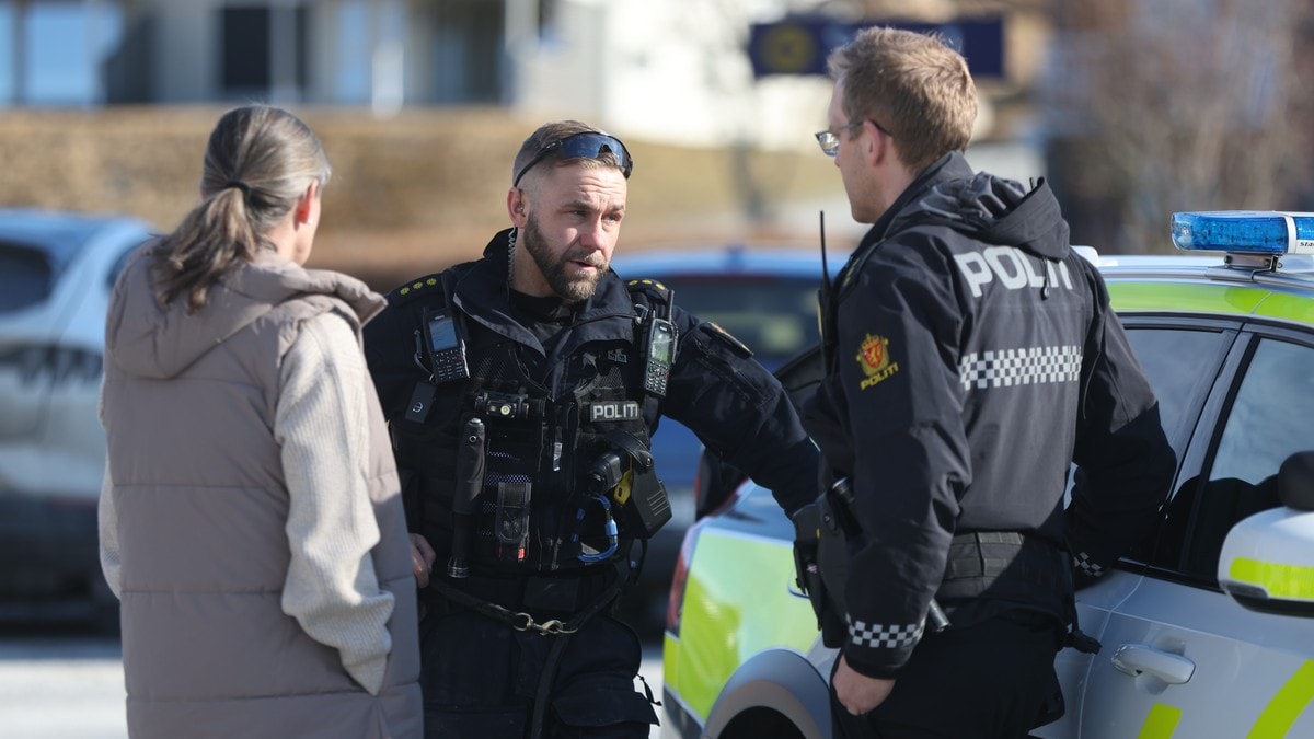 Stort våpenbeslag i Inderøy: Har brukt timevis på å bære ut våpen