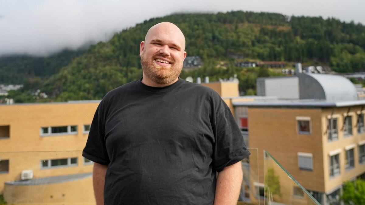 Jostein (27) har hjelpt seg sjølv ved å hjelpe andre