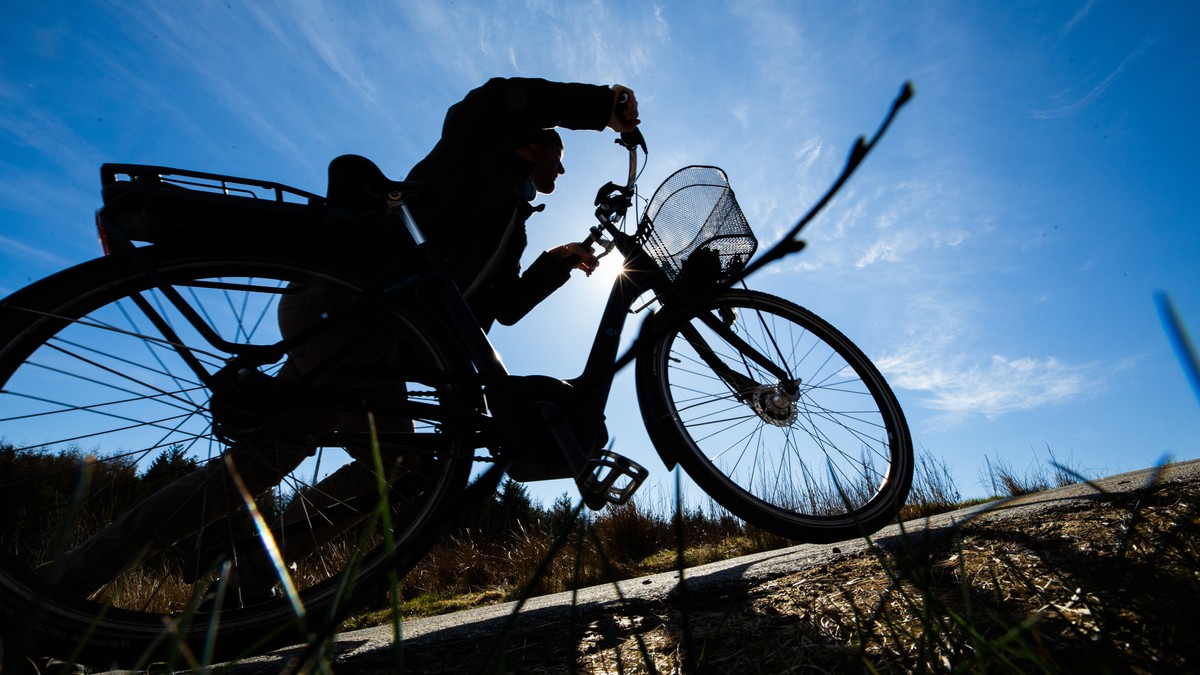 Kritikk av «sykkel-motorvei»: Mener bakkene blir så bratte at mange må leie sykkelen