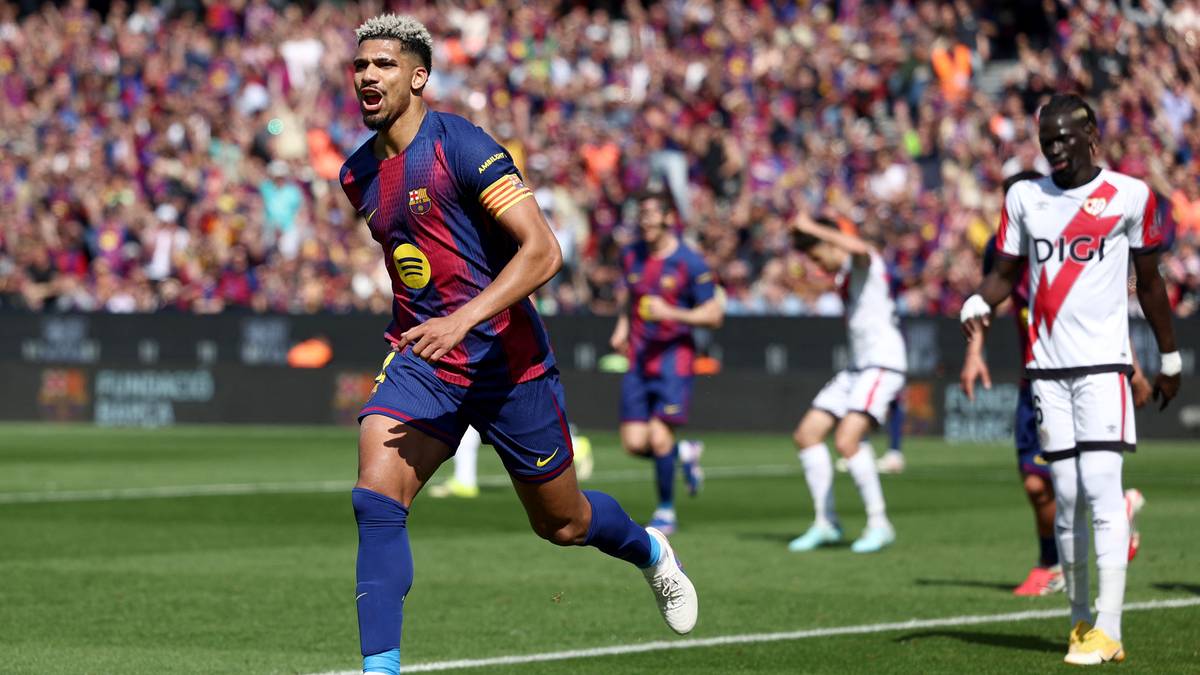 Liverpool forsterker med Barcelona-stopper