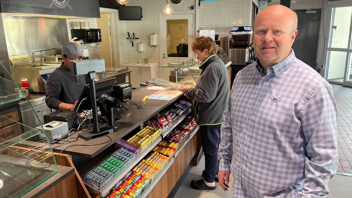 Gjenåpnet bensinstasjon i Åmli