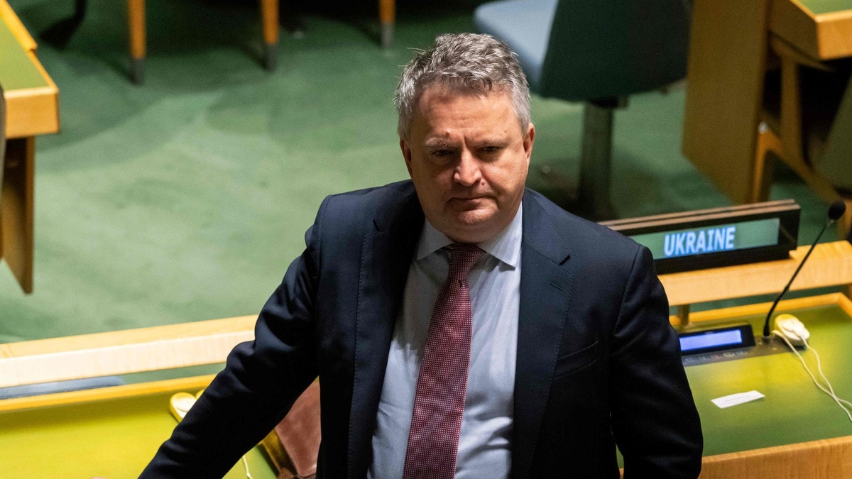 Zelenskyj: Ukrainas forhandlere drar hjem fra Genève