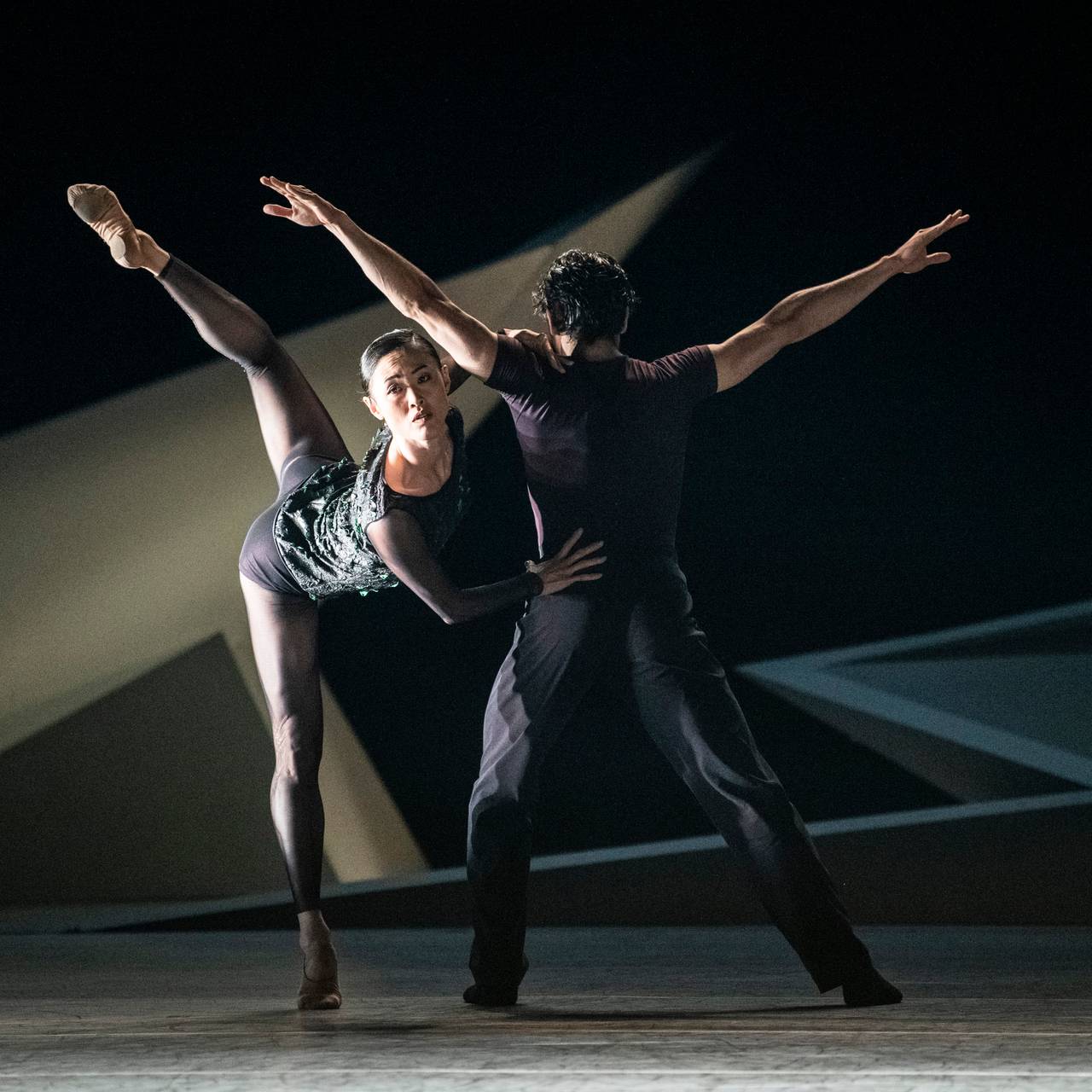 Maiko Nishino og Lucas Lima i ballettforestillingen