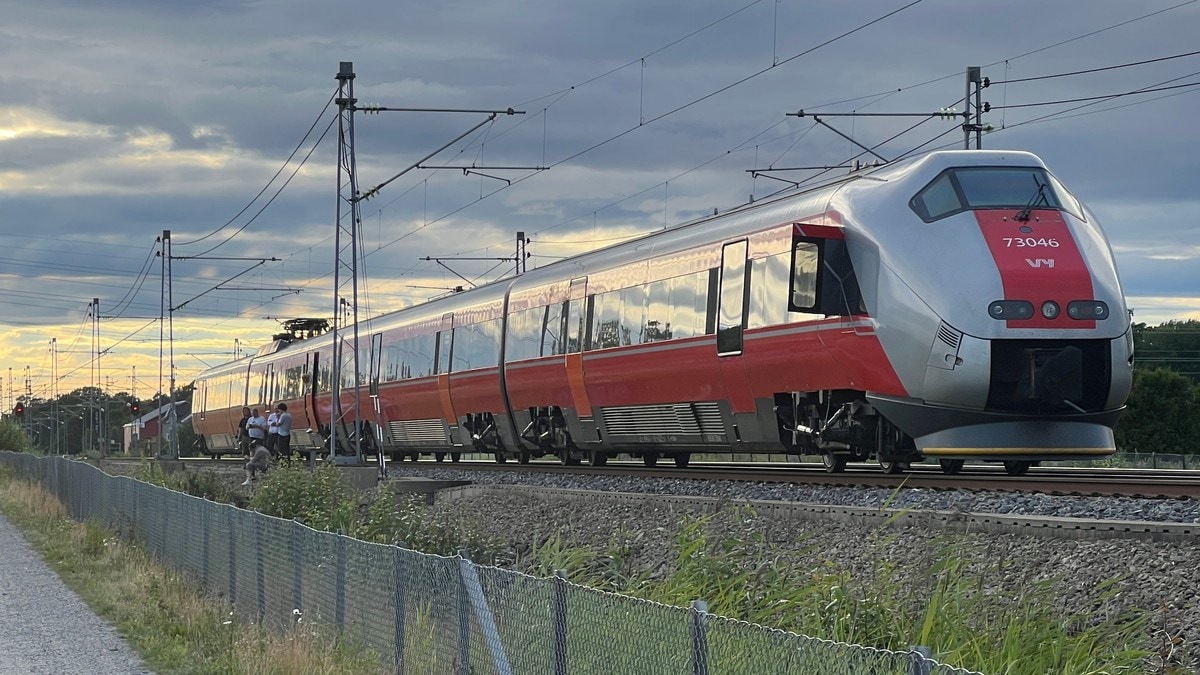 200 passasjerer fast på Østfoldbanen