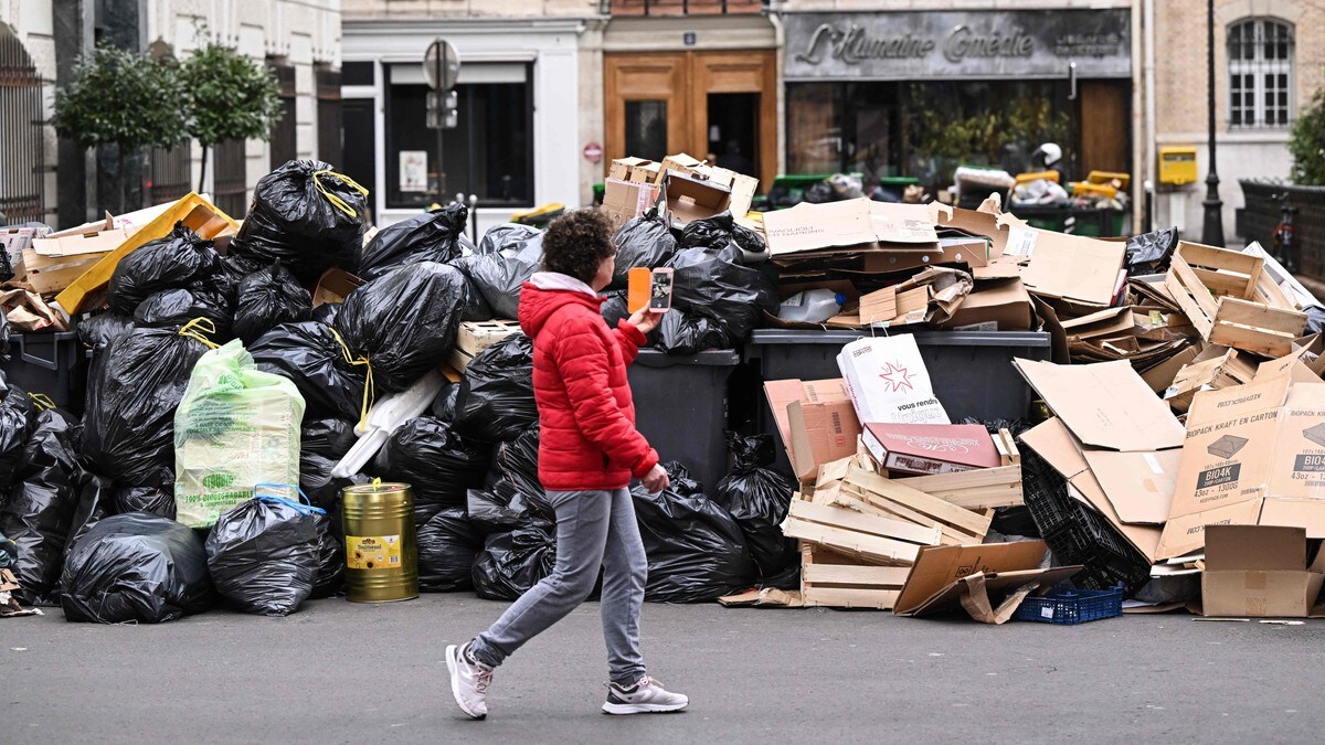 Søppel hoper seg opp i Paris, mus og rotter sprer seg