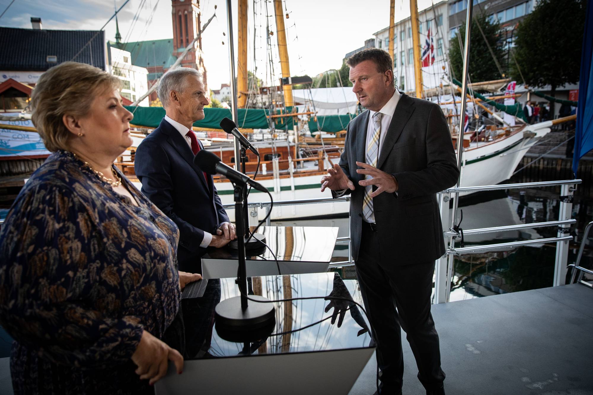 Jon Gelius sammen med Erna Solberg og Jonas Gahr Støre