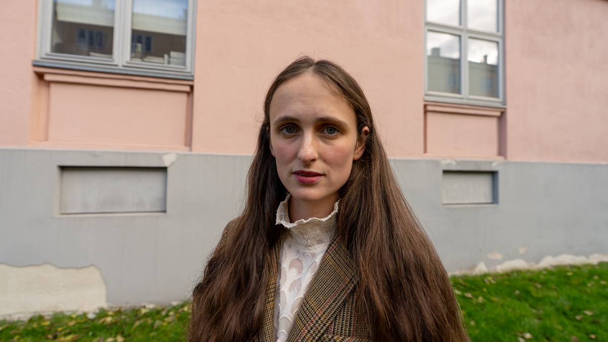 Aftur har flyttet fra Nerdrum-gården: – Jeg er litt forelsket i bylivet