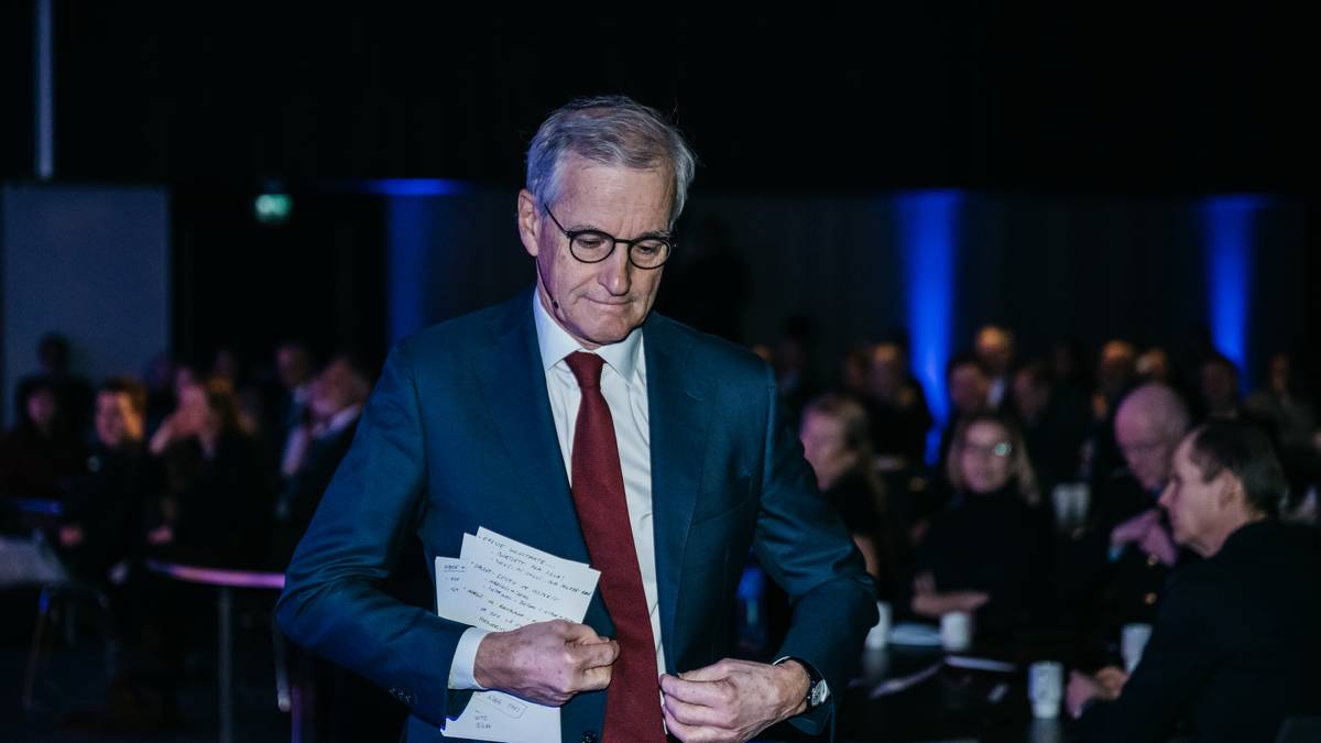 Krisene i verden gir Støre drahjelp