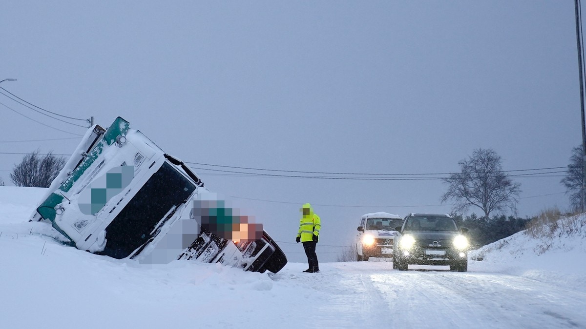 Snøkaos lammet Trøndelag: Fly mistet, veier stengt og strømbrudd