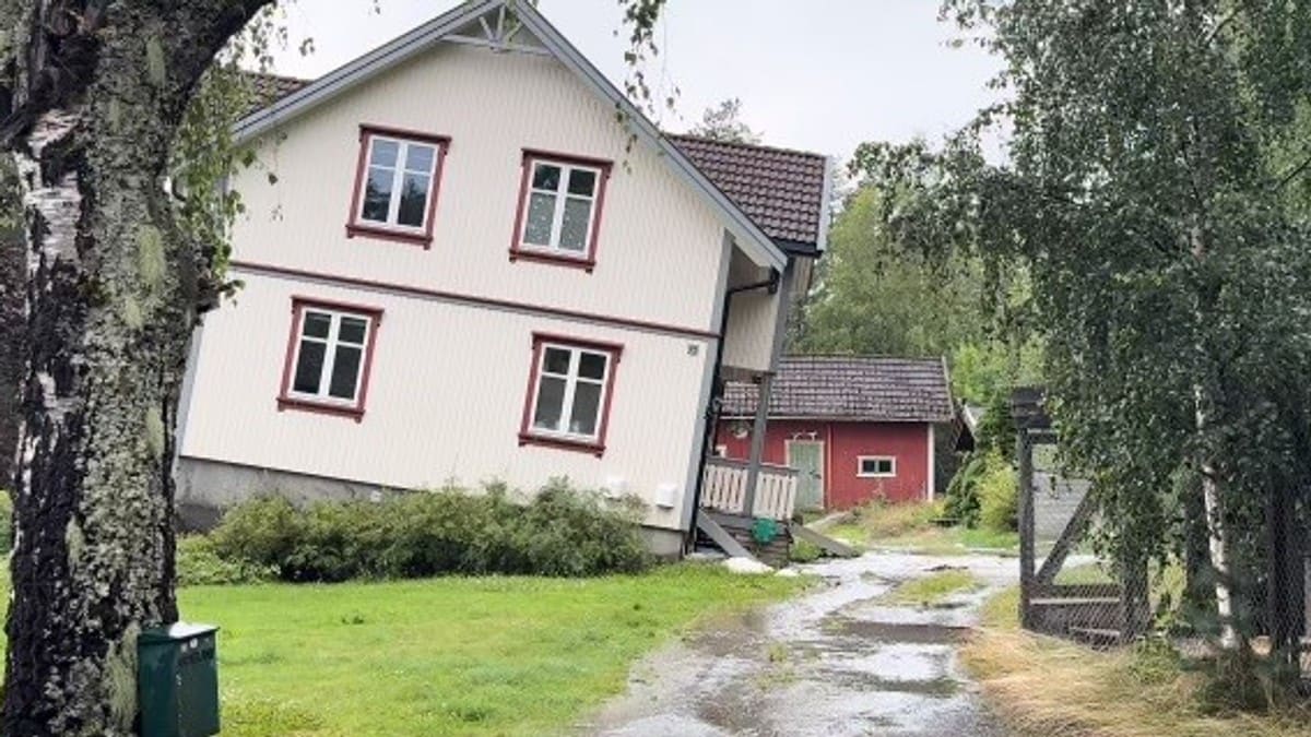 Bro har rast og hus er i ferd med å kollapse i Bø i Telemark