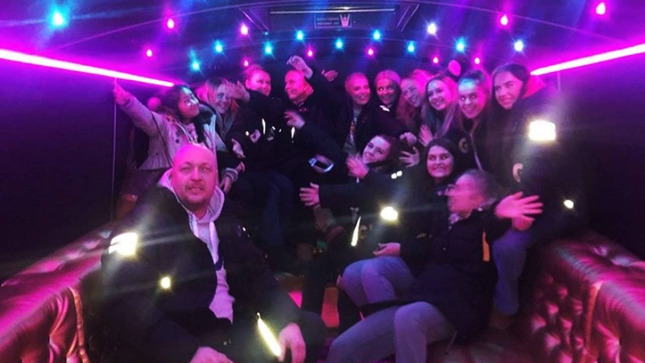Inne i russebussen Golden decade 2020