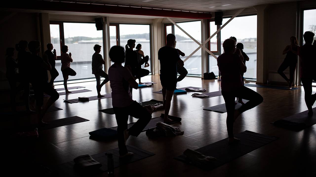 Gabriela Hansen har yogakurs i regi av Aktiv på dagtid i Østfold.