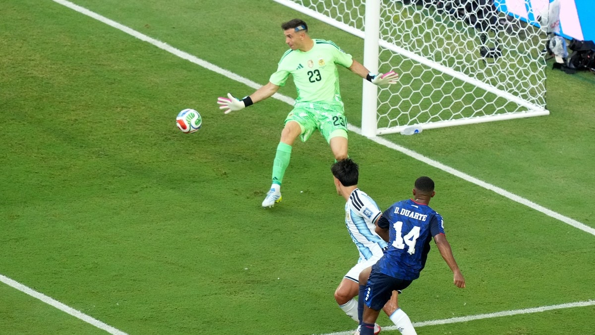 Kapp Verde ryster Argentina: – Et av de største sjokkene i fotballhistorien Messi og Argentina må ut i ekstraomganger mot miniputten. – En skandale hvis ikke Argentina klarer dette, sier fotballekspert.