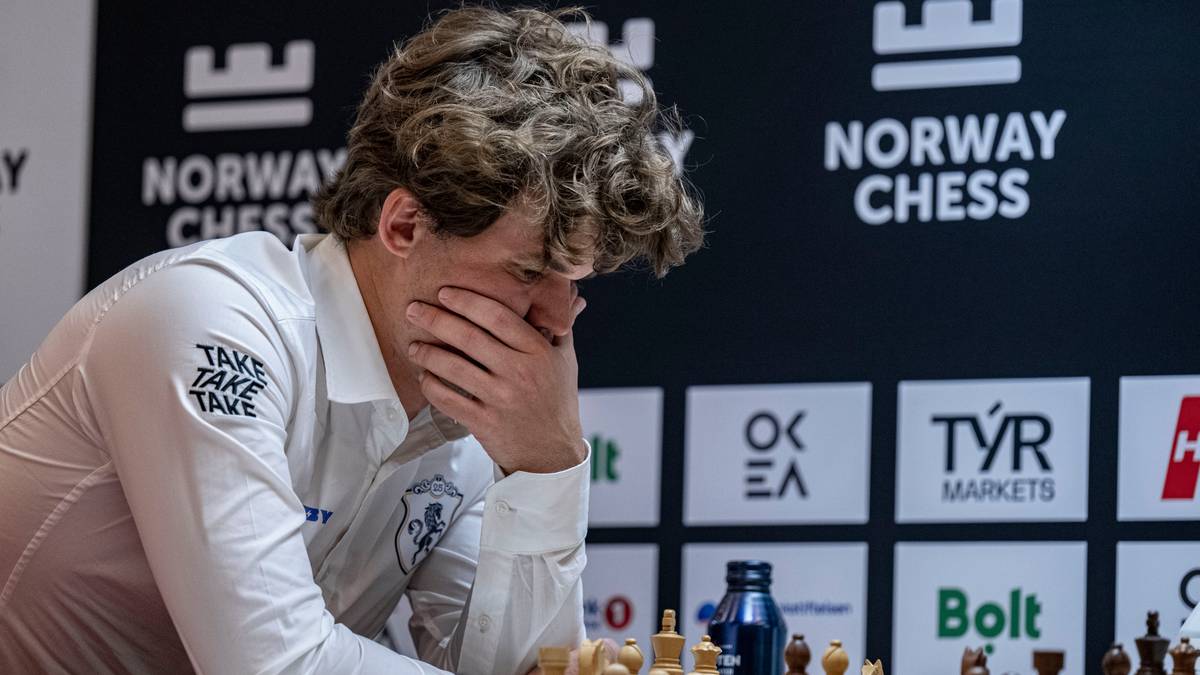 Carlsen på 4.-plass i grunnspillet etter overraskende tap