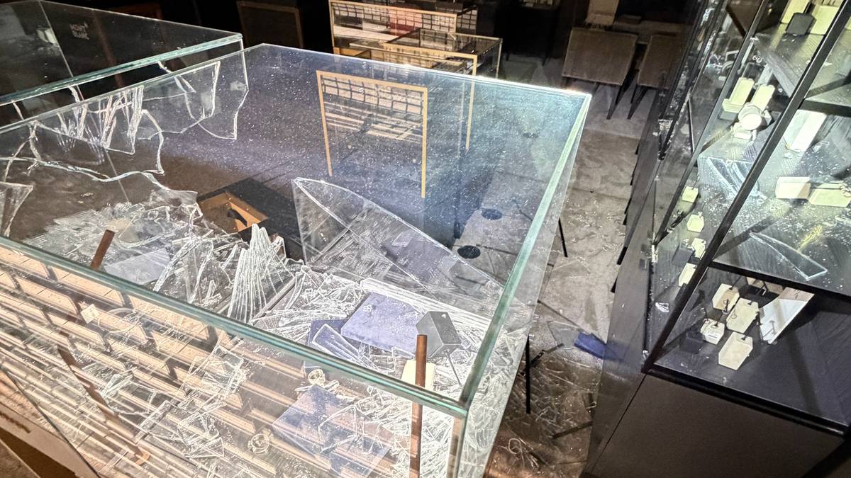 Tre pågrepet etter innbrudd i gullsmed på CC Vest